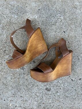 Steve Madden Brown Leather Wooden Wedges